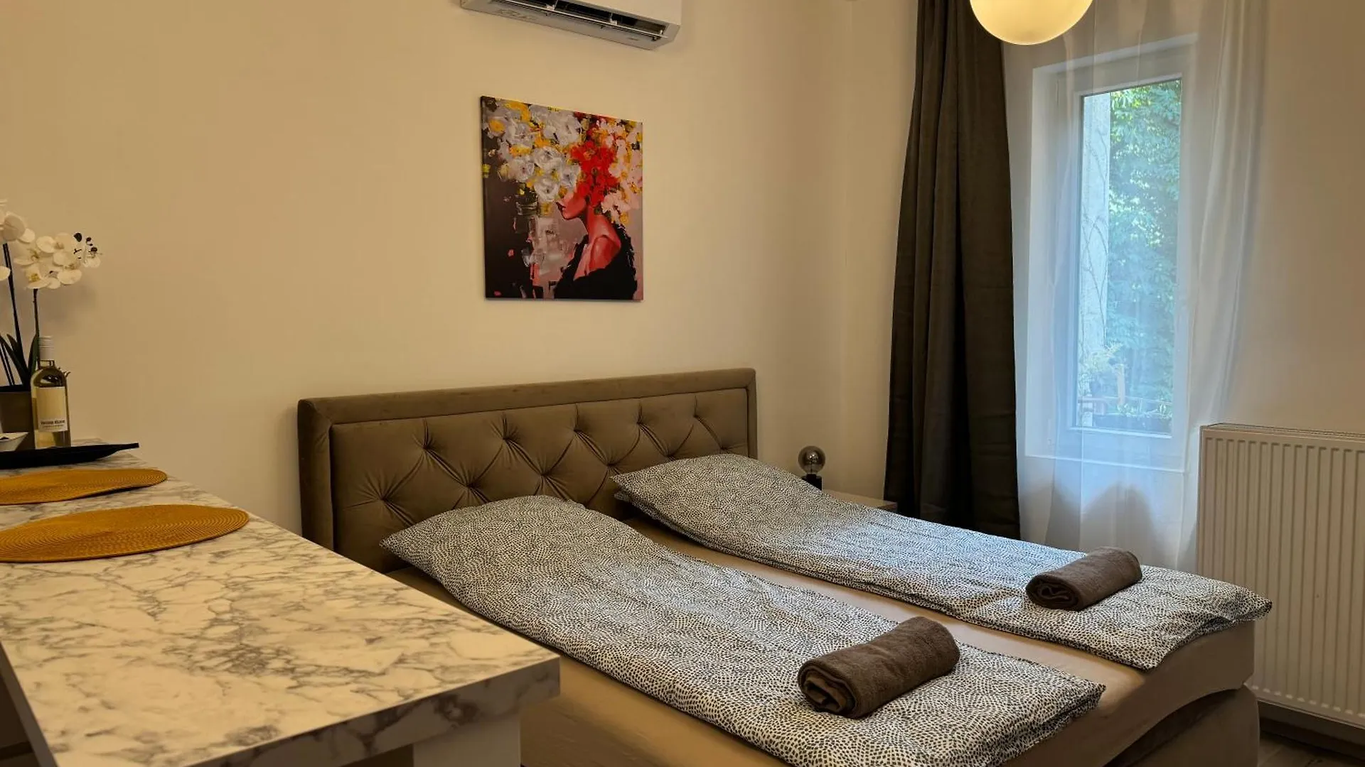 Suzannah Apartment By The Danube Budapest Hungary
