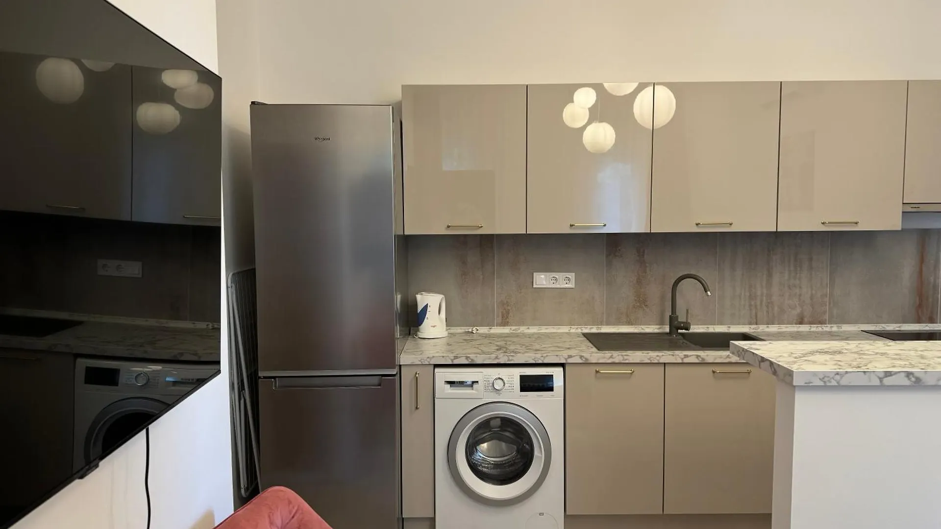 Suzannah Apartment By The Danube Budapest