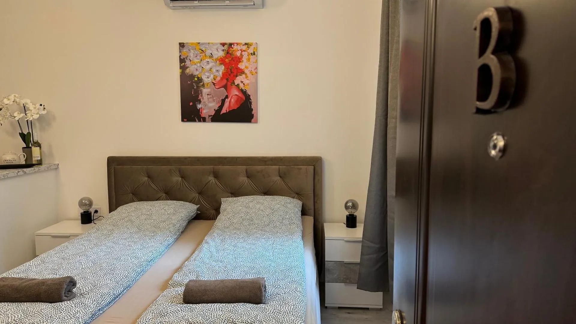 Suzannah Apartment By The Danube Budapest
