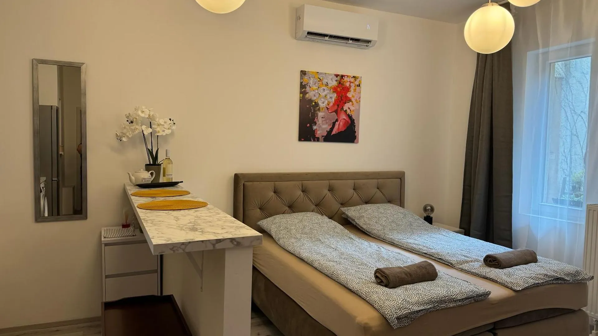 Suzannah Apartment By The Danube Budapest