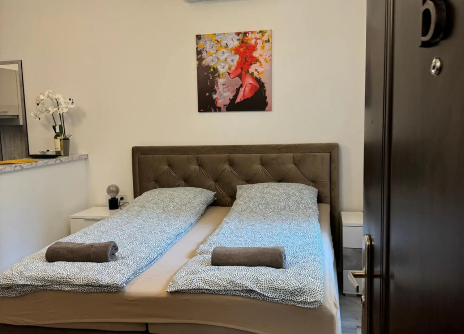 Suzannah Apartment By The Danube Budapest