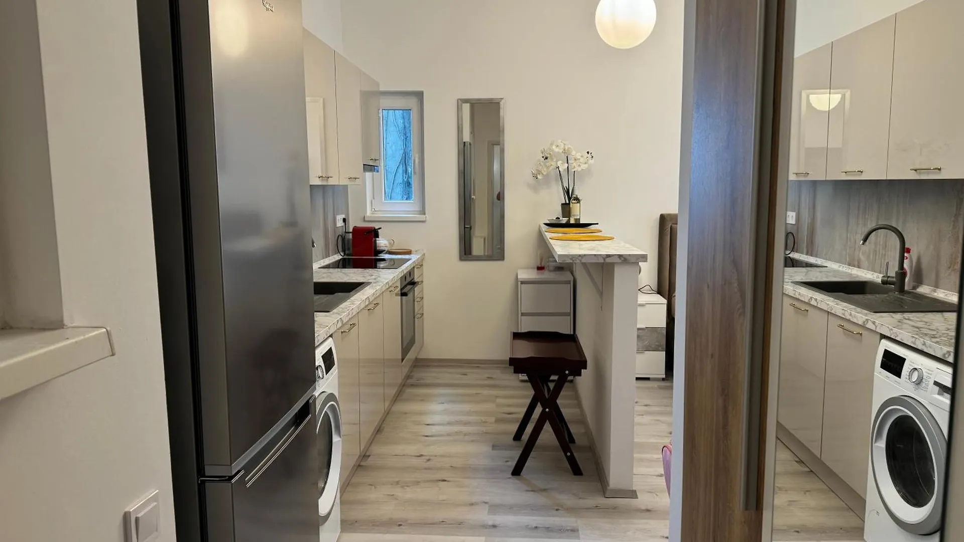 Suzannah Apartment By The Danube Budapest Hungary