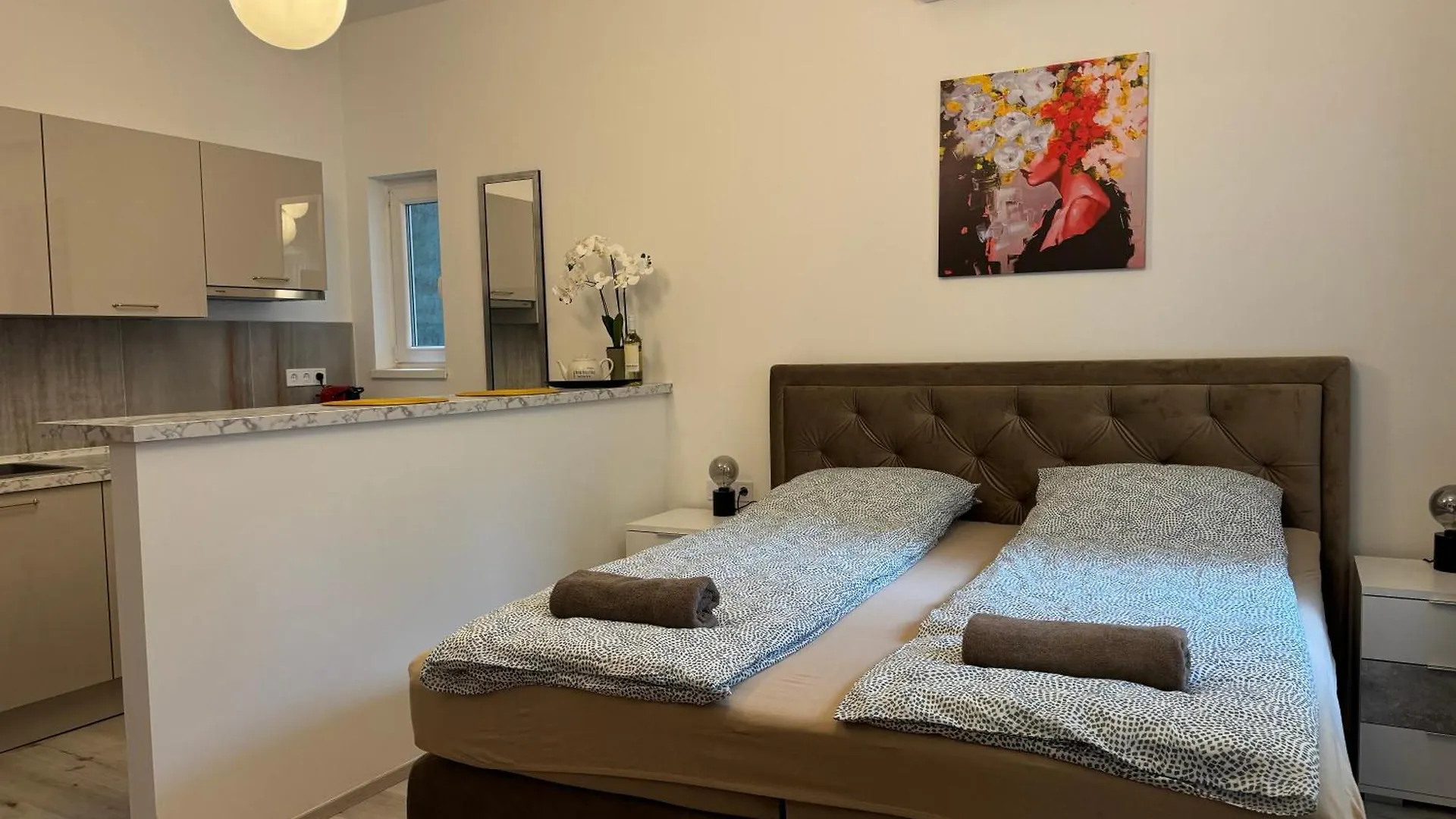 Suzannah Apartment By The Danube Budapest Hungary