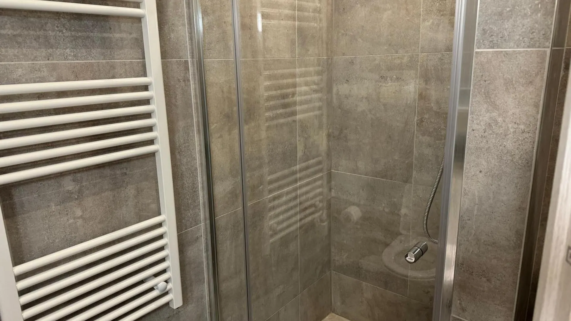 Suzannah Apartment By The Danube Budapest 0*,